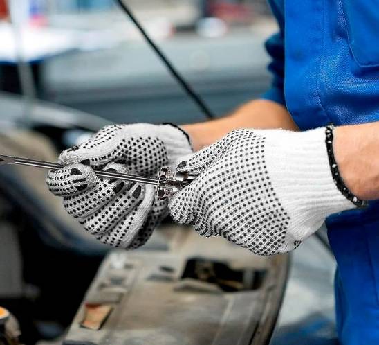string knitted gloves with pvc dots on palm